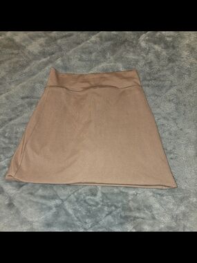 EUC Mono B. Active Skirt in Mushroom With Built In Shorts